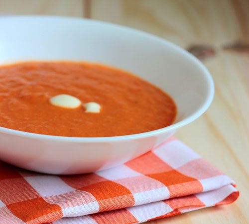Sopa de rústica de tomates